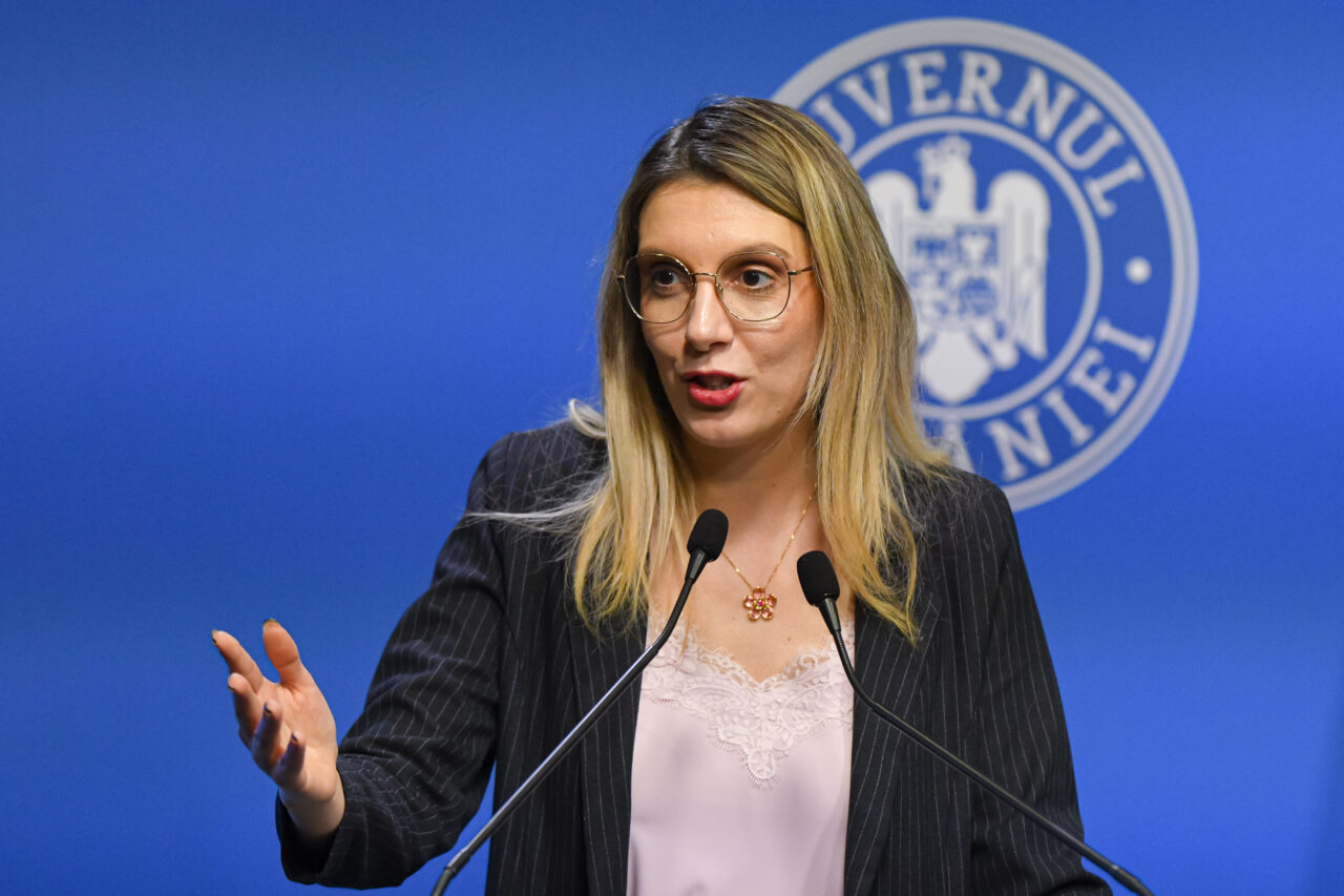 Diana Buzoianu nu a reușit să-l demită pe profesionistul numit de ea la Apele Române