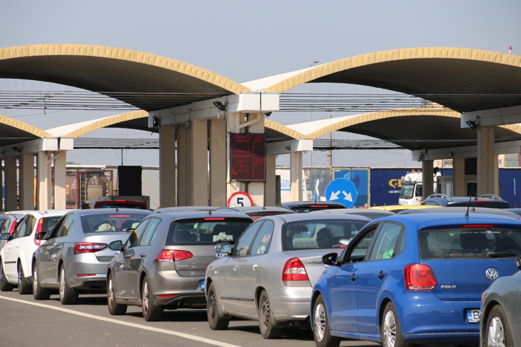 Angajații din vamă intră în grevă de avertisment timp de două ore