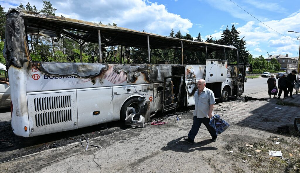 Rusia acuză Ucraina că a atacat un autobuz cu elevi din Belarus