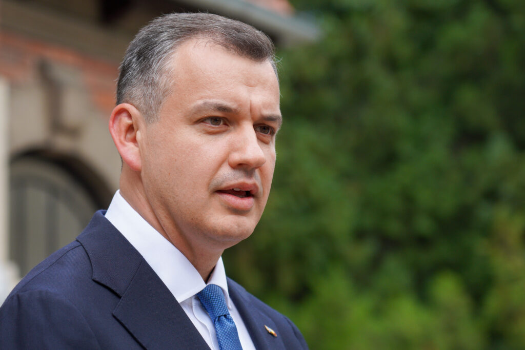 Tomac afirmă că Guvernul nu a trecut din cauza răzgândirii lui Bolojan