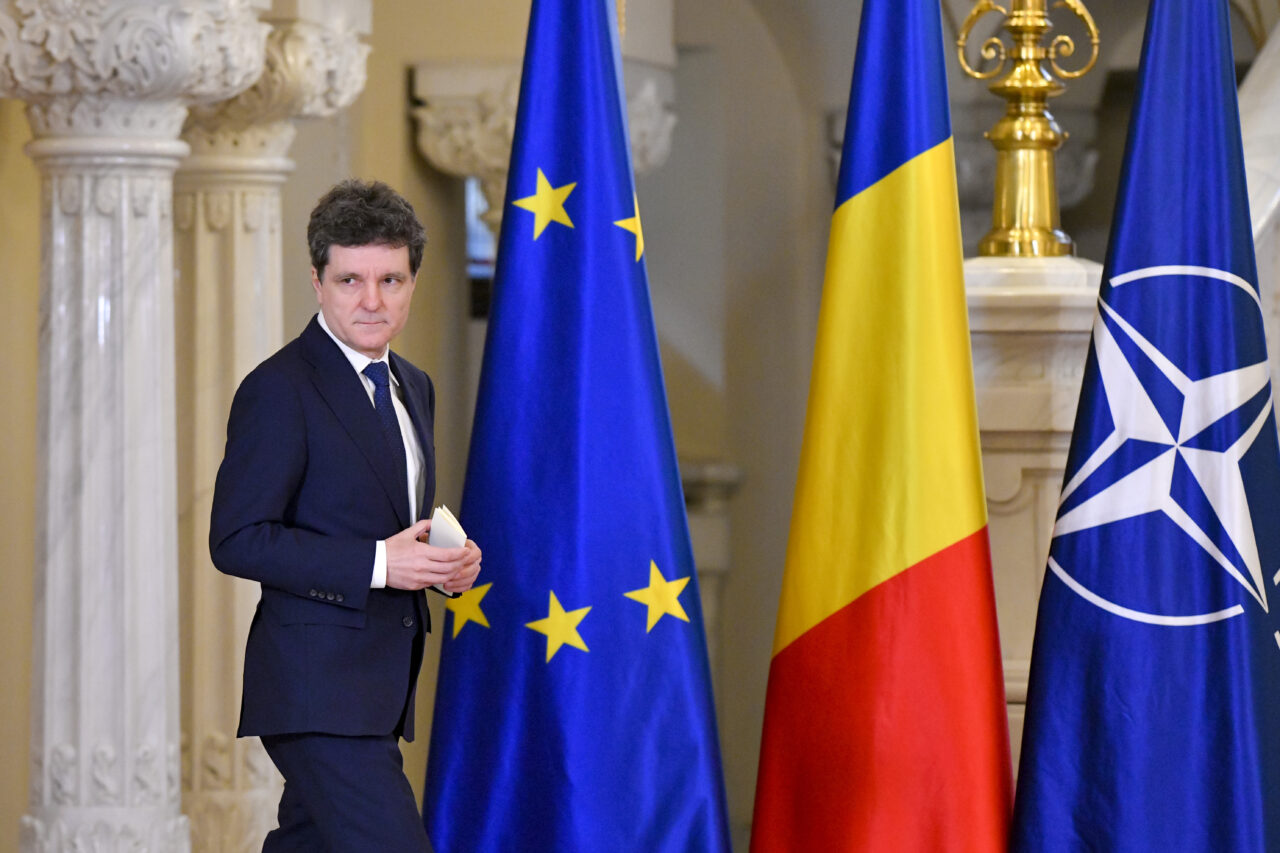 Nicuşor Dan primește de la Erdoğan pavilionul corvetei Contraamiral August Roman