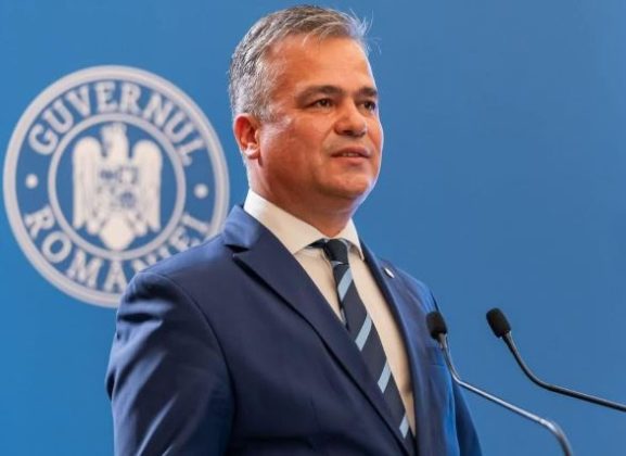 Parlamentul a început ședința pentru învestirea Guvernului Veștea