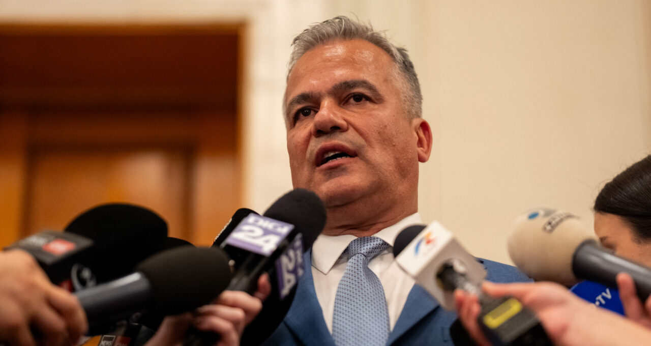 Adrian Veștea despre eșecul Cabinetului său în Parlament: a considerat necesar să răspund