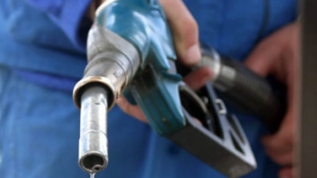 petrolul-se-ieftineste,-dar-carburantii-se-scumpesc-in-romania-din-cauza-plafonarii-adaosului-comercial.-suntem-un-caz-unic-in-europa-chisalita-(aei)