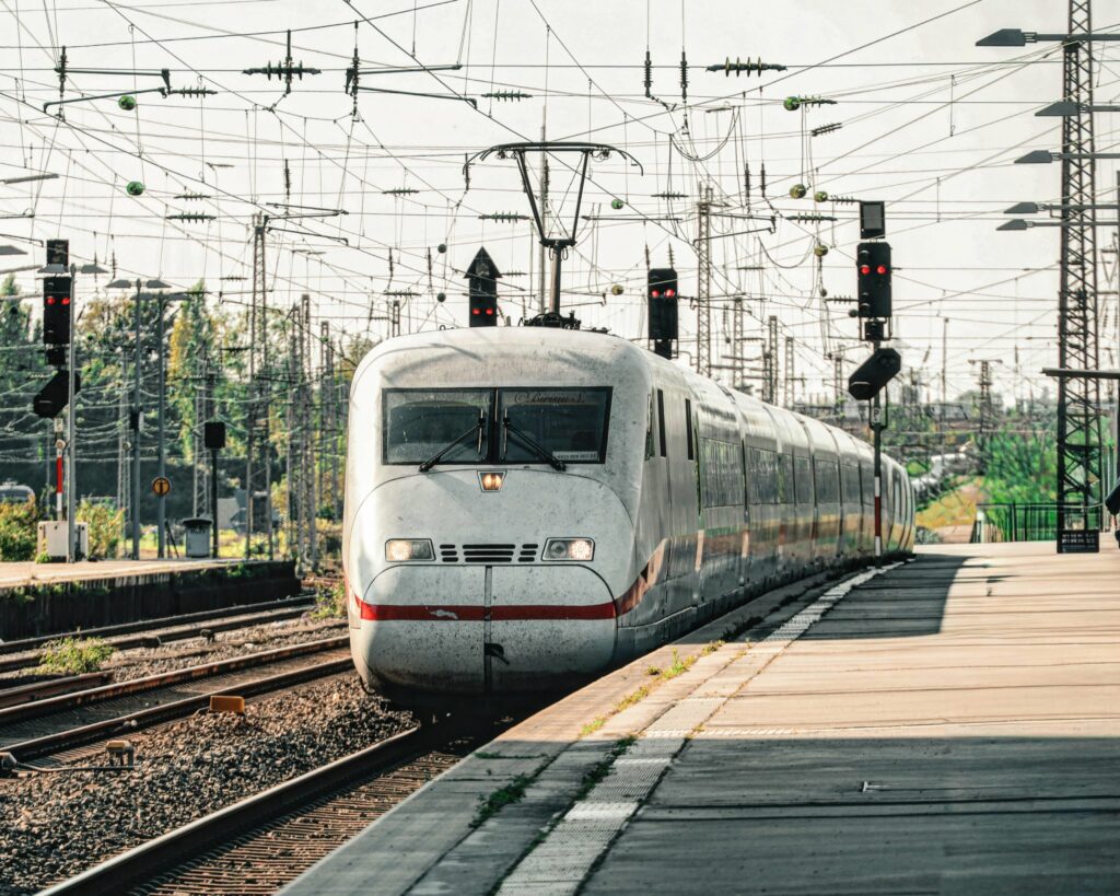 trenuri-blocate-in-germania-/-probleme-ale-sistemelor-de-comunicatii-dau-peste-cap-planurile-a-mii-de-turisti