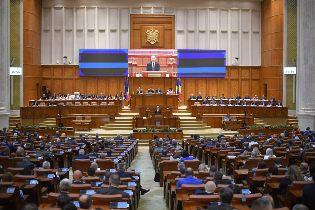 camera-deputatilor-a-aprobat-unirea-romaniei-cu-republica-moldova.-ce-contine-documentul