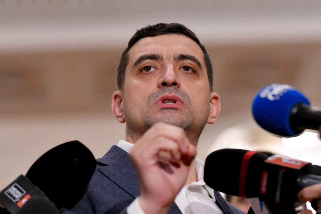 George Simion afirmă că a fost contactat de un consilier prezidențial înainte de votarea Guvernului Veștea