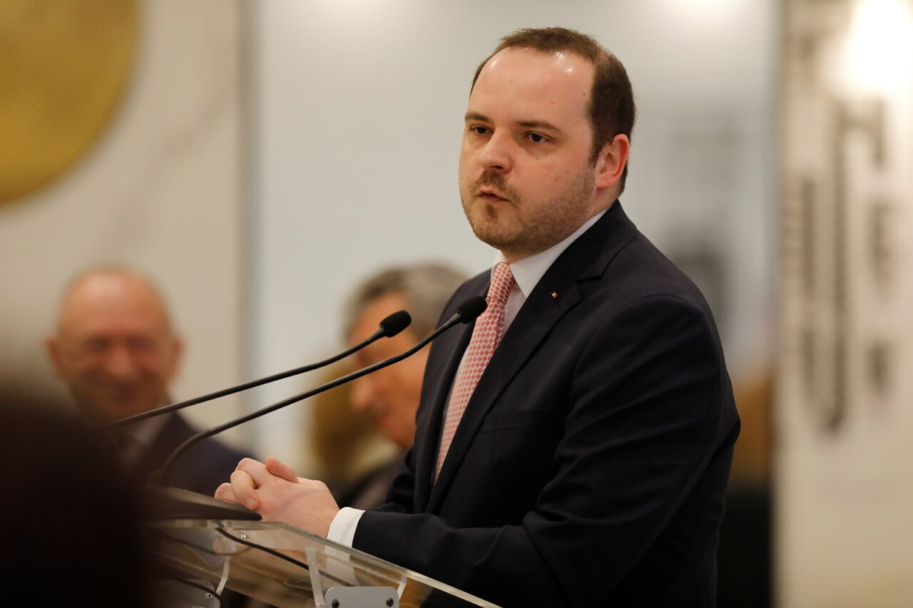 Rogobete invită pe Bolojan într-o secție de oncologie: la patul bolnavului nu se face propagandă