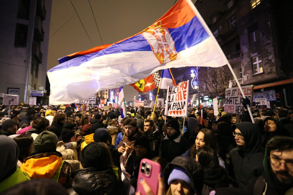 protestele-continua-in-serbia-dupa-ce-presedintele-vucic-a-anuntat-ca-isi-va-da-demisia