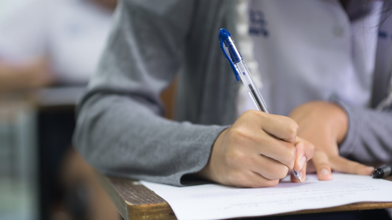 proba-a-doua-la-bacalaureat-se-amana-din-cauza-caniculei.-cand-s-a-reprogramat-examenul-la-istorie-/-matematica