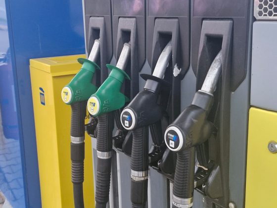 Prețurile carburanților vor fi stabilite de 1 iulie, odată cu ridicarea stării de criză