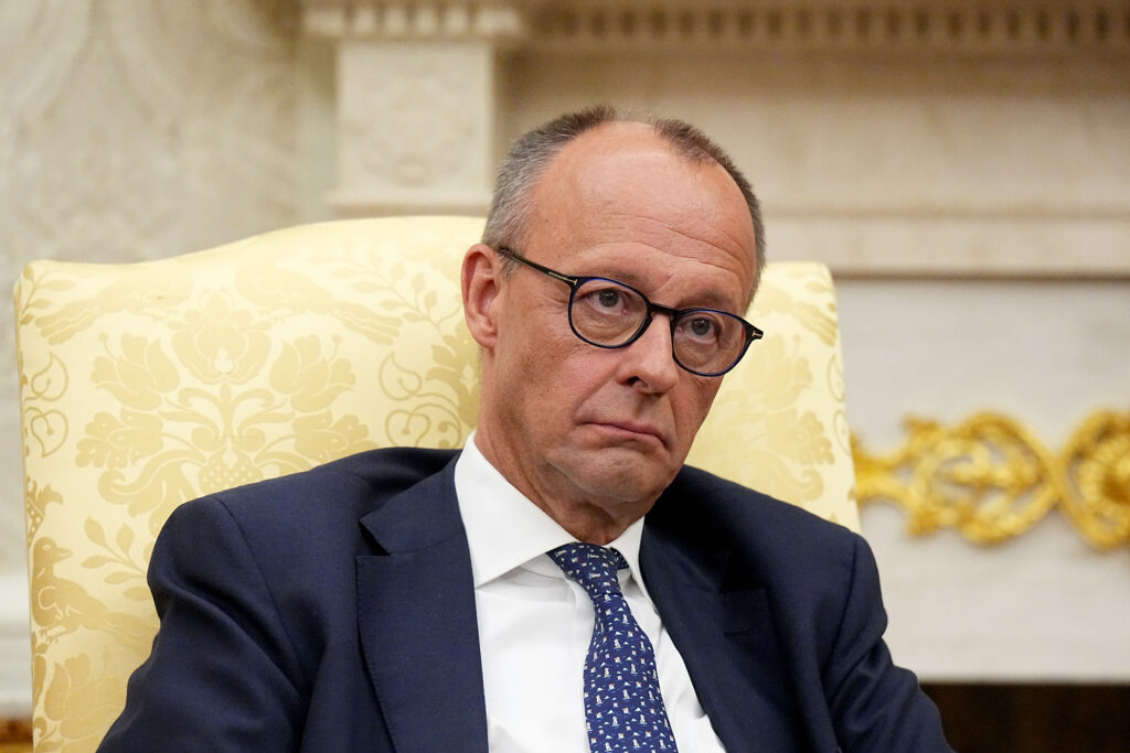 merz,-criticat-public-dupa-ce-a-laudat-echipa-germaniei-de-la-cupa-mondiala