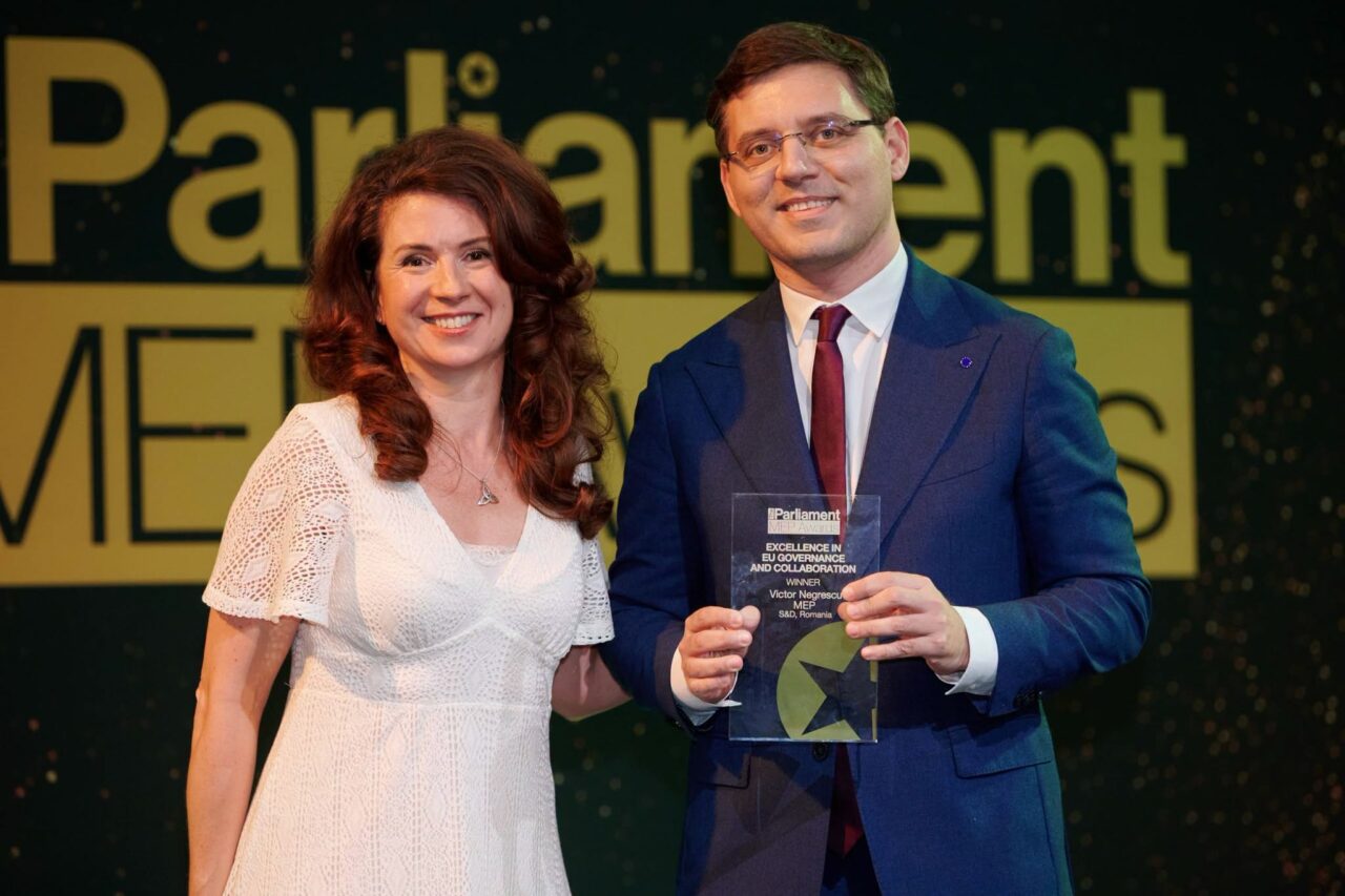 Victor Negrescu a fost premiat la Gala Europarlamentarul Anului