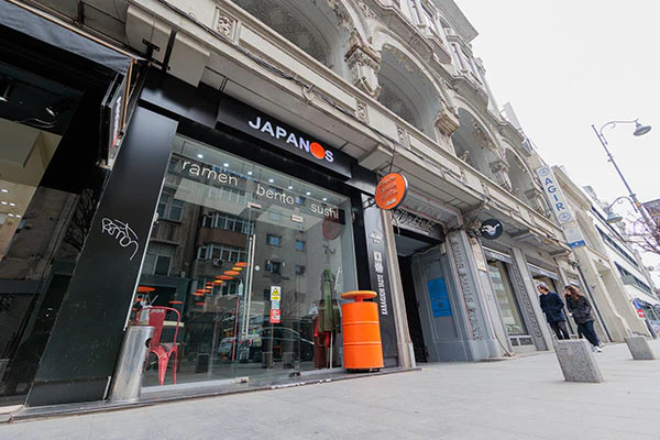 Japanos pierde 25% din vânzări în 2023, investește în Naruto