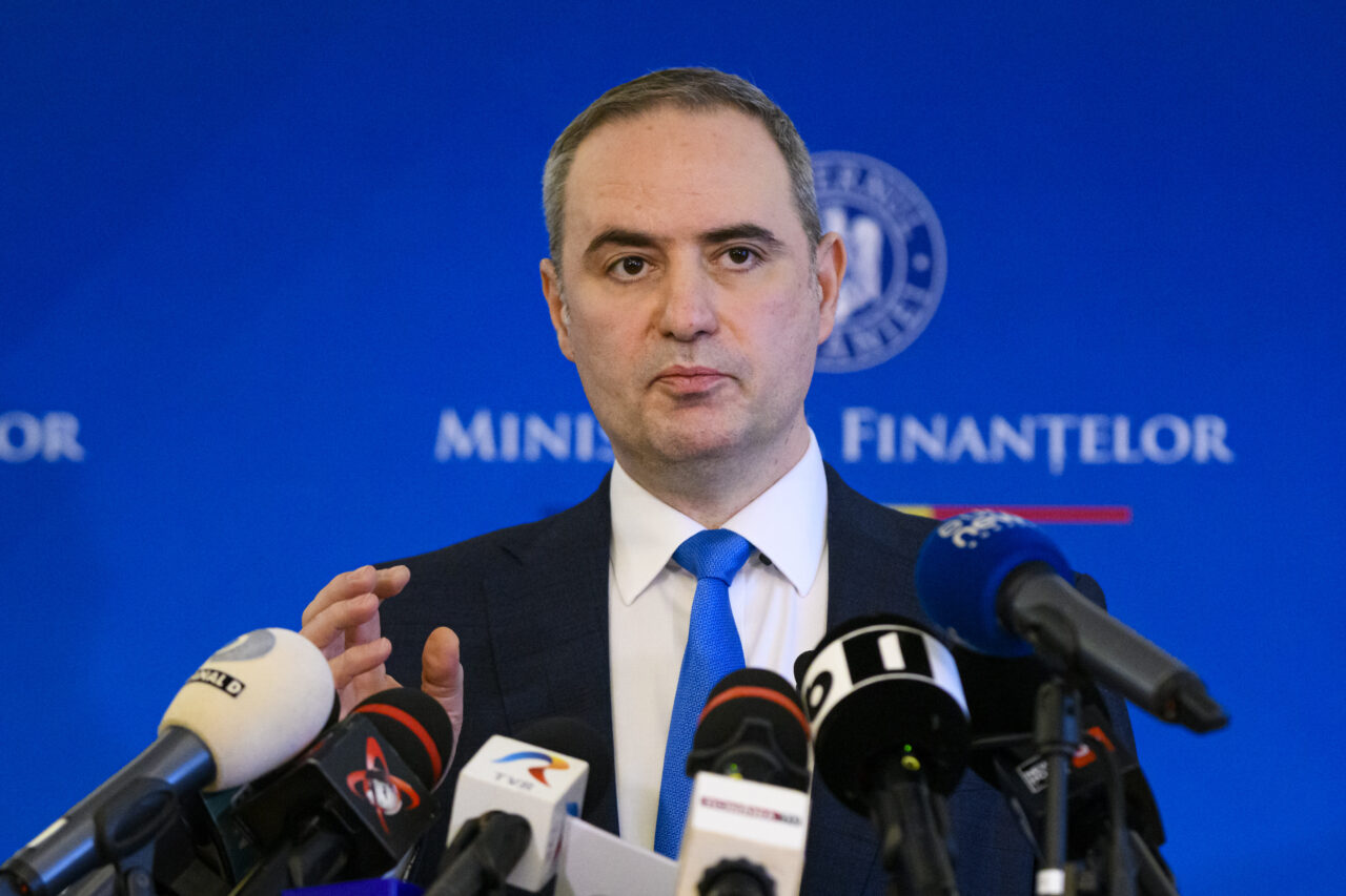 Ministrul de Finanțe explică blocarea conturilor ROMATSA în litigiul cu Pfizer