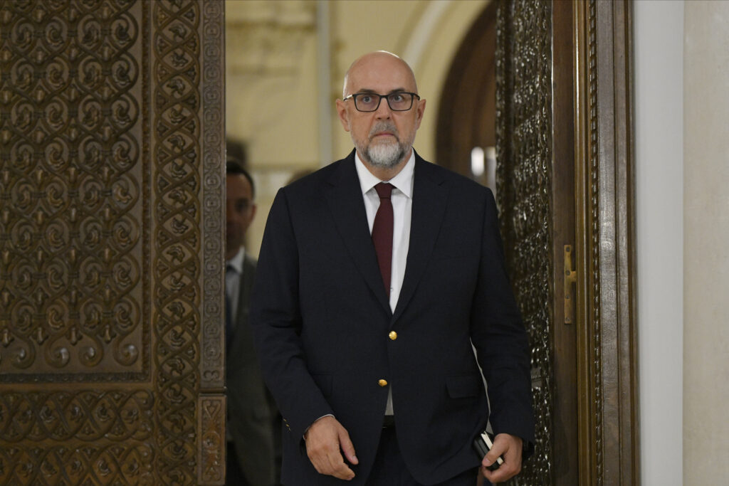 kelemen-hunor-spune-ca-oamenii-s-au-saturat-de-circ-si-cere-partidelor-sa-lase-deoparte-supararile:-solutia-se-afla-in-tabara-psd,-pnl,-usr-si-udmr