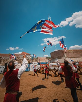 Festivalul Medieval Oradea are loc în cetate cu cavaleri, meșteșugari și muzicieni