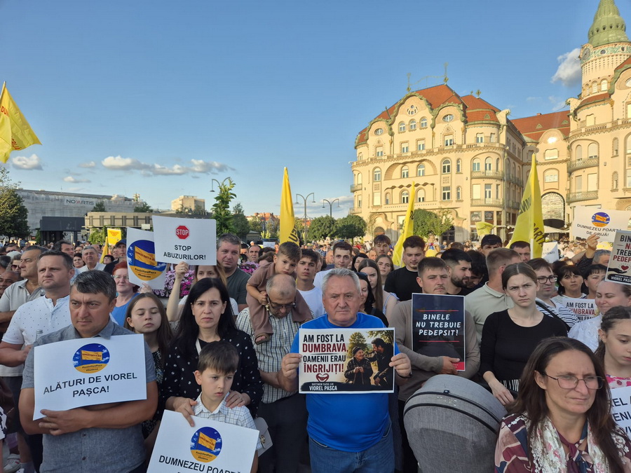 Protest la Oradea pentru susținerea lui Viorel Pașca, patronul azilelor din Bihor