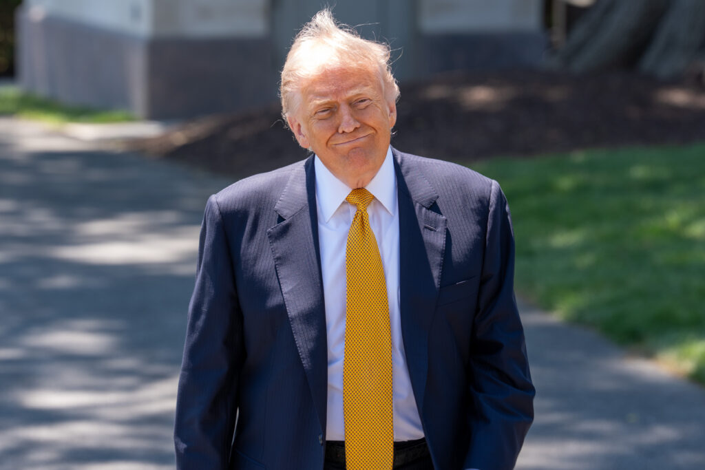 trump-multumeste-fifa-dupa-ce-cartonasul-rosu-acordat-unui-jucator-american-a-fost-anulat
