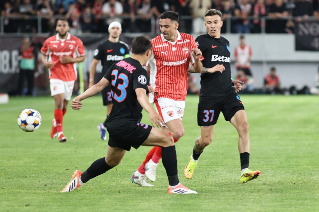 bursa-transferurilor.-fcsb-pregateste-doua-mutari-si-il-vrea-pe-gnahore,-cfr-a-transferat-pe-banda-rulanta,-iar-rapid-si-dinamo-si-au-completat-loturile