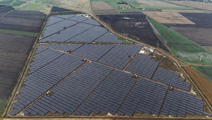 Proiectul hibrid solar cu baterie de la MORE începe producția în România