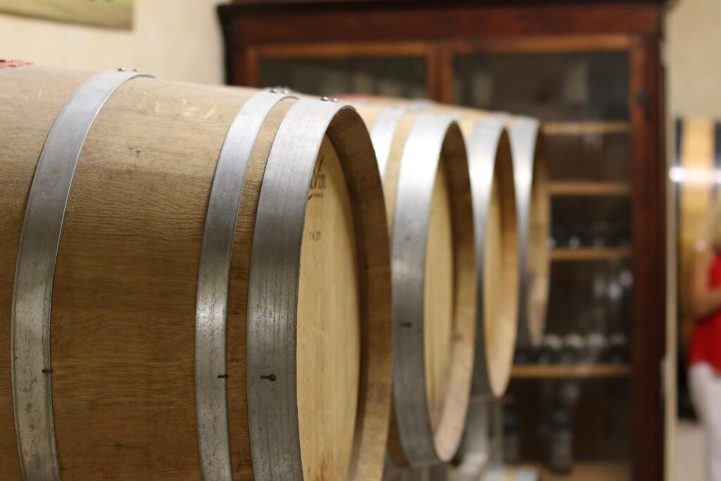 vinul-italian-da-pe-dinafara-in-pivnite.-scaderea-consumului-si-incetinirea-exportului-ii-pun-pe-producatori-intr-o-situatie-dificila