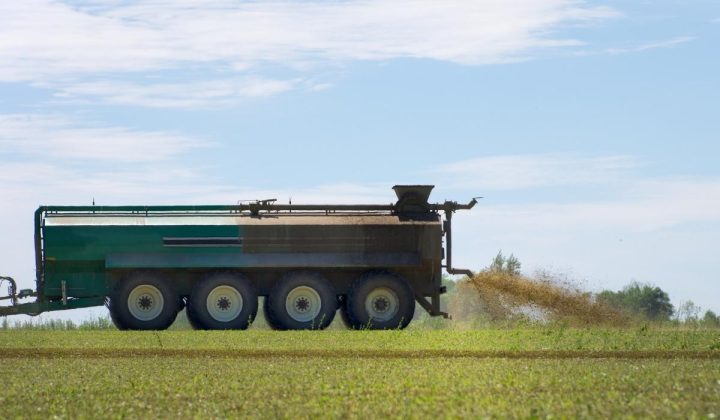Franța acordă 145 milioane euro pentru ajutor de urgență fermierilor pentru fertilizanți