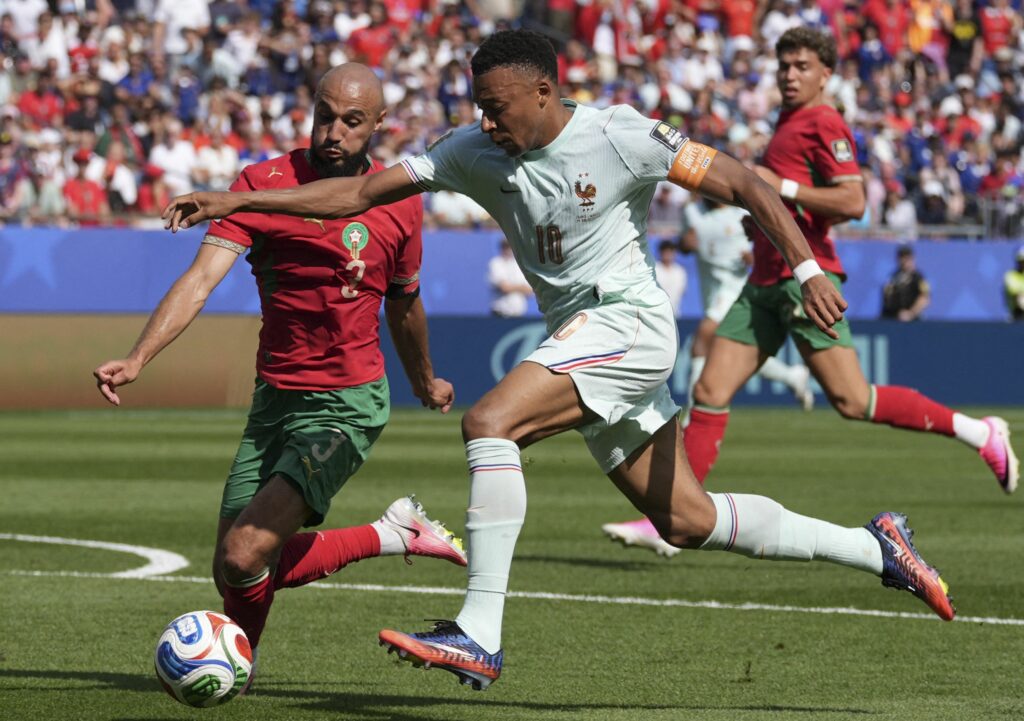 franta-a-invins-marocul-cu-2-0-si-s-a-calificat-in-semifinalele-campionatului-mondial