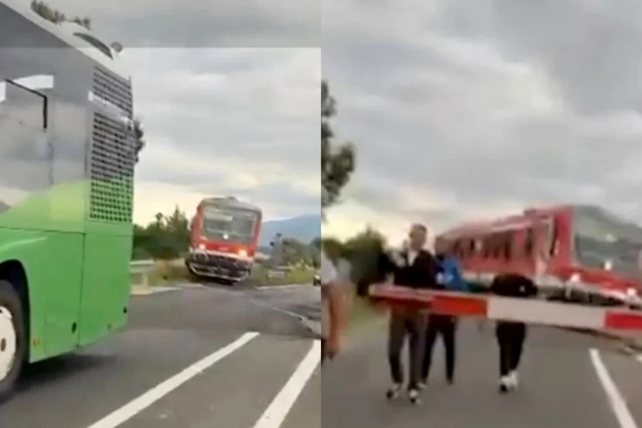 un-autobuz-cu-pasageri-a-ramas-blocat-pe-calea-ferata-la-brasov-gestul-salvator-al-soferului:-a-procedat-corect.-a-ramas,-insa,-fara-permis