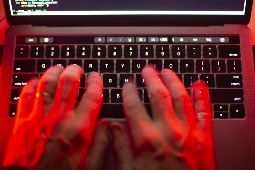 hackerii-rusi-au-piratat-camere-de-supraveghere-din-olanda-pentru-a-spiona-transporturile-militare-catre-ucraina