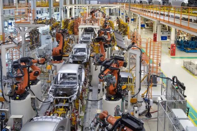 Industria auto germană avertizează asupra închiderii uzinelor sau cedării lor către chinezi