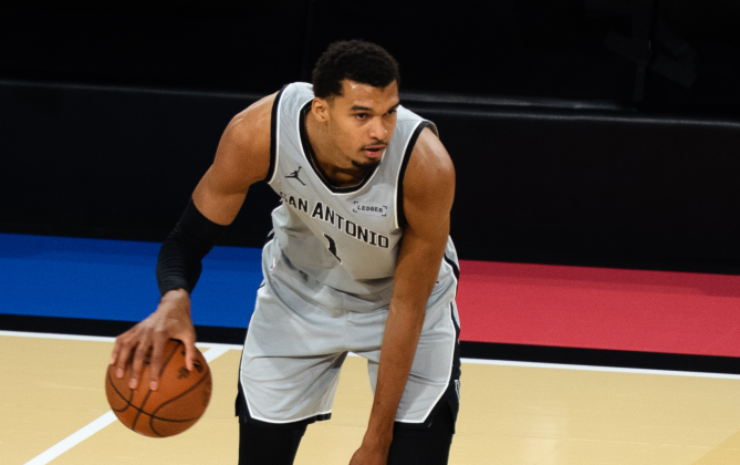 Victor Wembanyama a semnat un nou contract cu San Antonio Spurs
