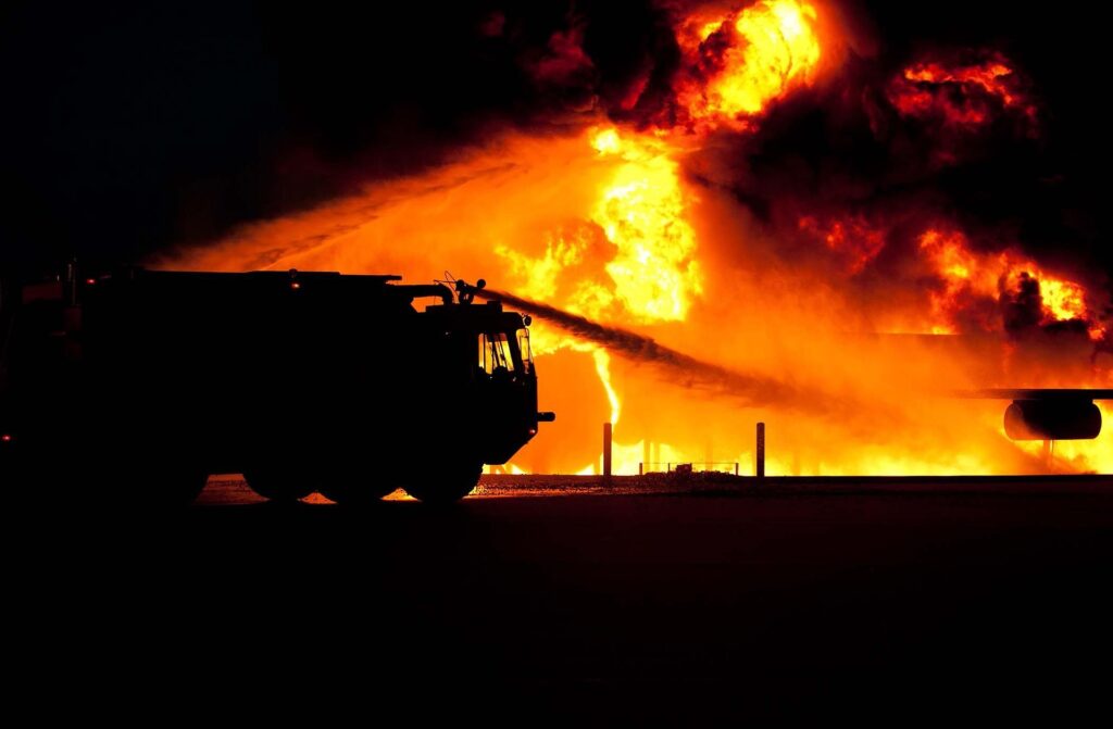 un-nou-colectiv-in-thailanda:-incendiu-catastrofal-intr-un-pub-din-bangkok,-soldat-cu-cel-putin-27-de-victime