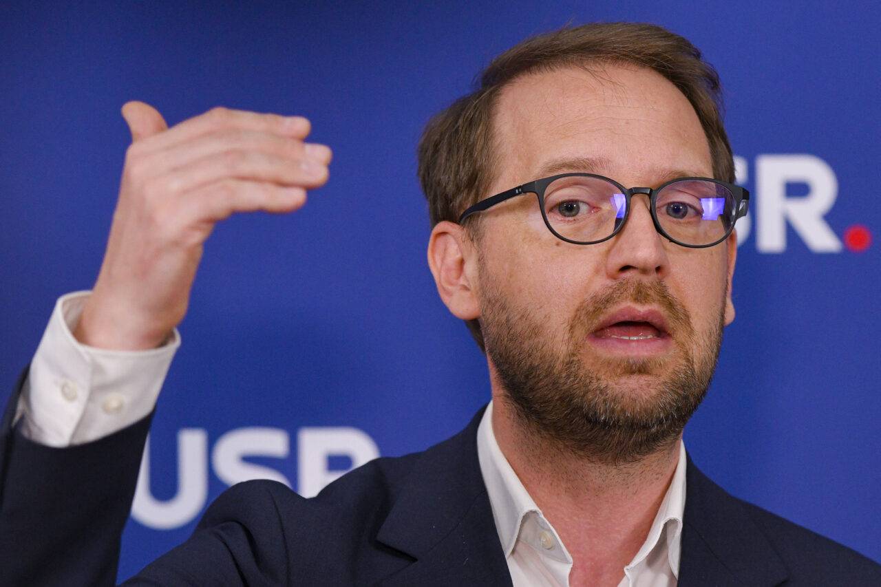 Dominic Fritz menționează posibilitatea alegerilor anticipate înainte de consultările de la Cotroceni