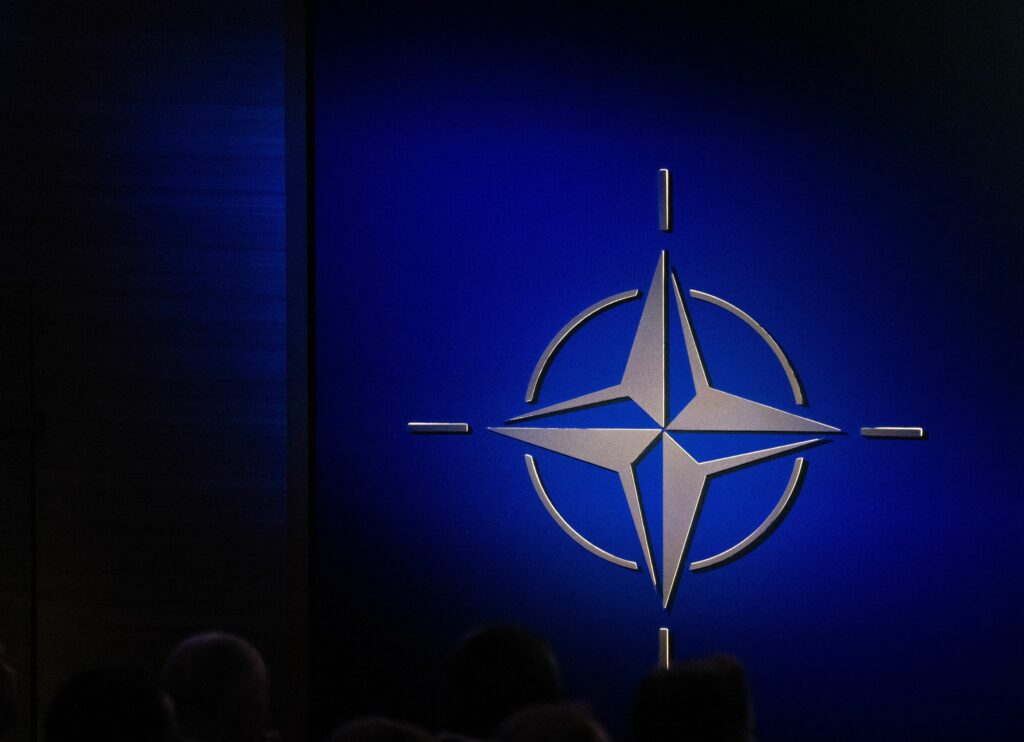 NATO condamnă atacurile cibernetice ale Rusiei asupra partenerilor și se pregătește să răspundă