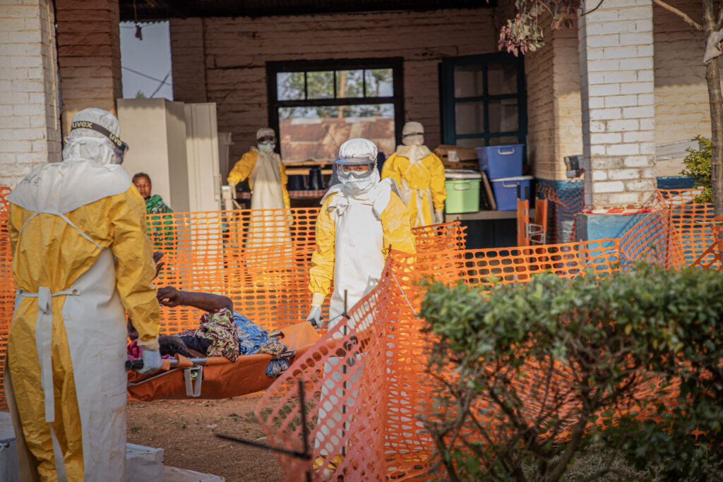 angajatii-unui-spital-din-congo-unde-sunt-tratati-pacienti-cu-ebola,-in-greva