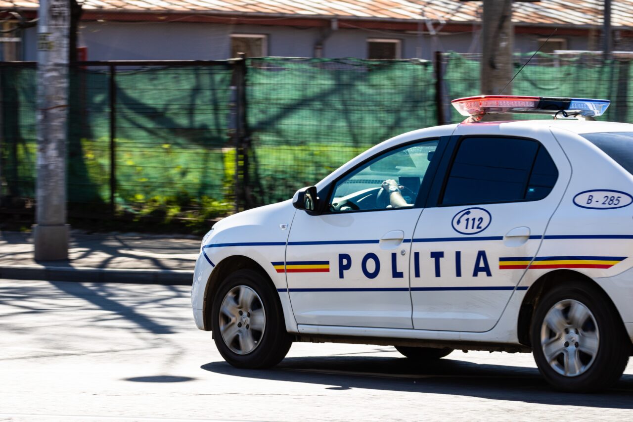 Clienț al unei bănci din Slatina și-a dat foc în sediu, motivul neprecizat