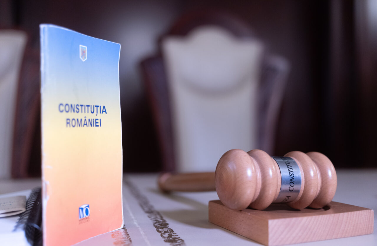 judecatorii-ccr-dau-verdictul-in-disputa-dintre-ilie-bolojan-si-sorin-grindeanu.-care-este-miza-bataliei-de-orgolii-a-liderilor-pnl-si-psd