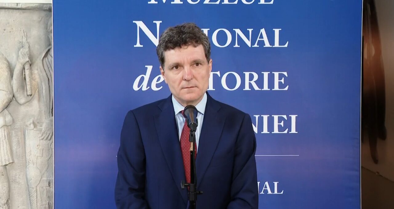 presedintele-nicusor-dan-nu-stie-sa-spuna-daca-vom-avea-un-guvern-pana-in-aceasta-toamna-nu-mai-avanseaza-niciun-termen.-asteapta-solutii-de-la-partidele-politice:-daca-va-propun-pe-dumneavoastra-ajungem-undeva?