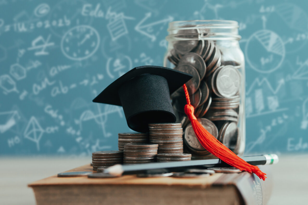 Salariile din învățământ cresc: rectori, profesori universitar și bibliotecari
