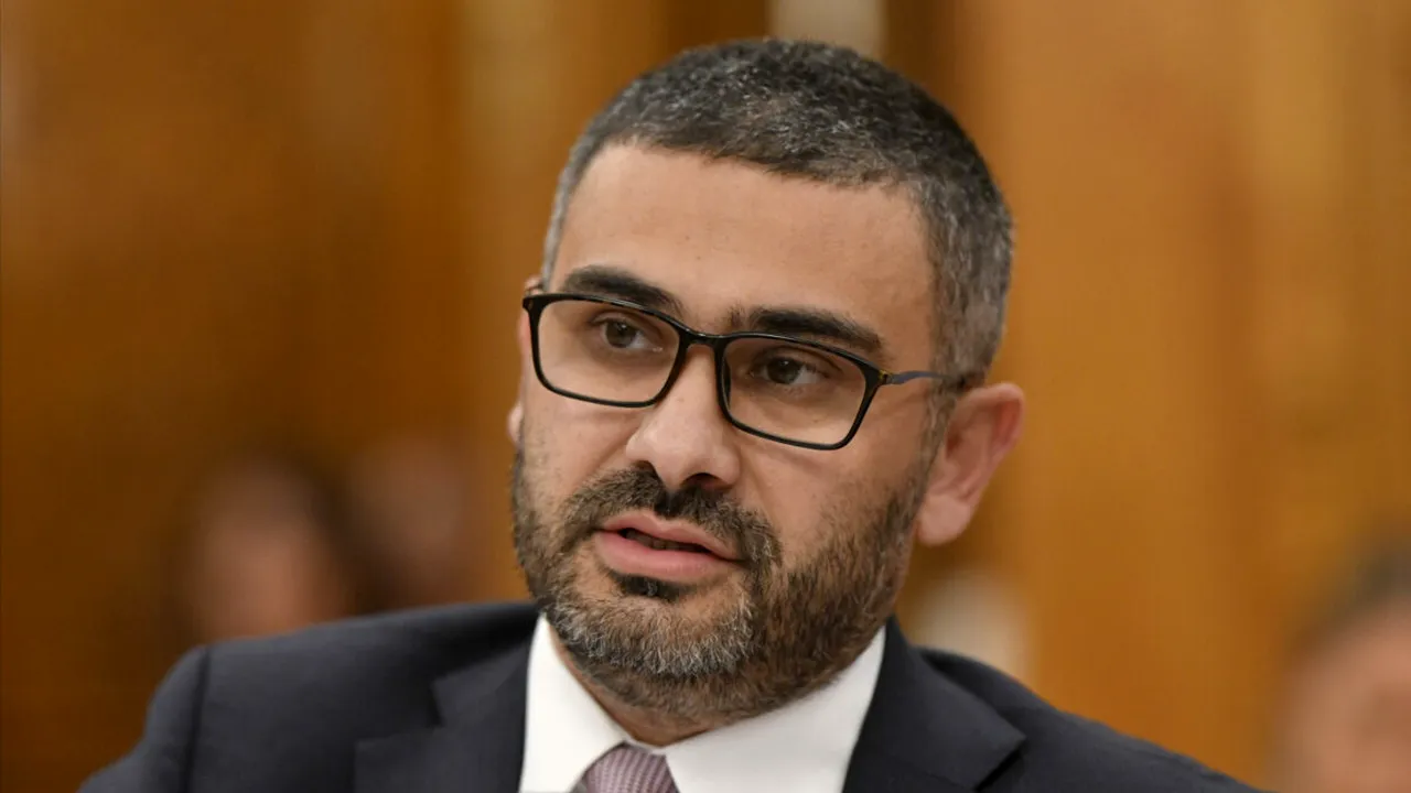 Fostul ministru Manole acuză legii salarizării că favorizează un minist]]
