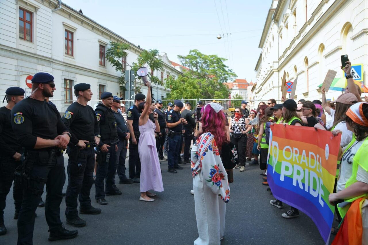 Comunitatea LGBTQ+ din Oradea acuză autoritățile de intenția de interzicere a unui drept constituțional