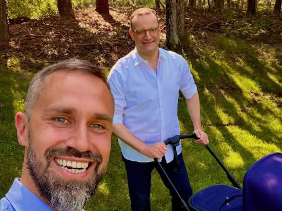 Jens Spahn demisionează din conducerea grupului CDU în Bundestag după ce a devenit tată prin surogat