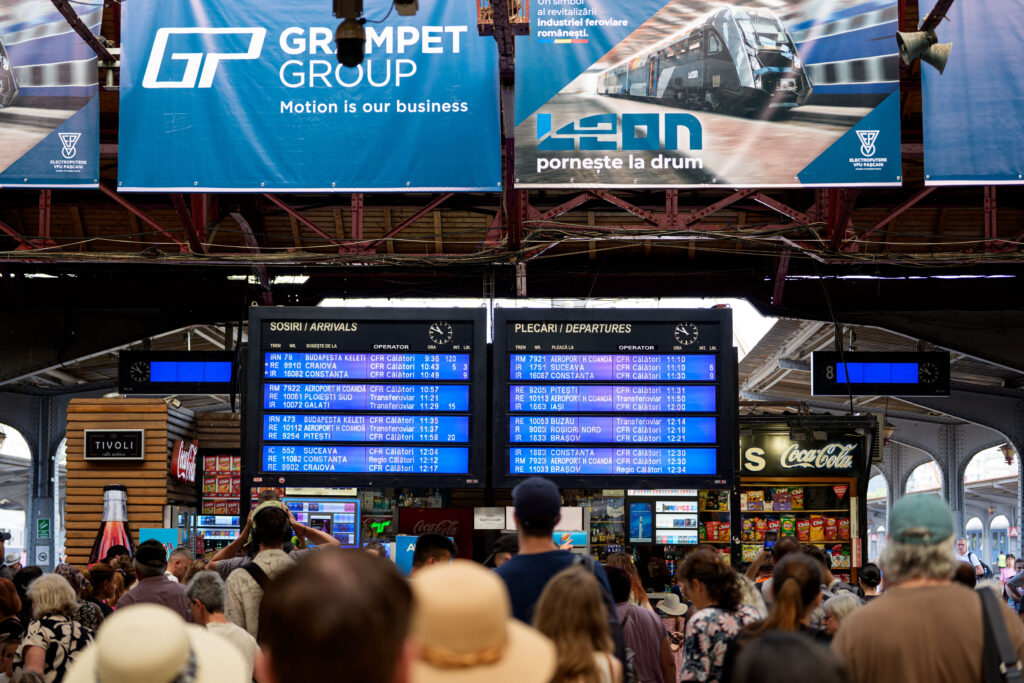 Furtuna a perturbat circulația trenurilor în București Nord