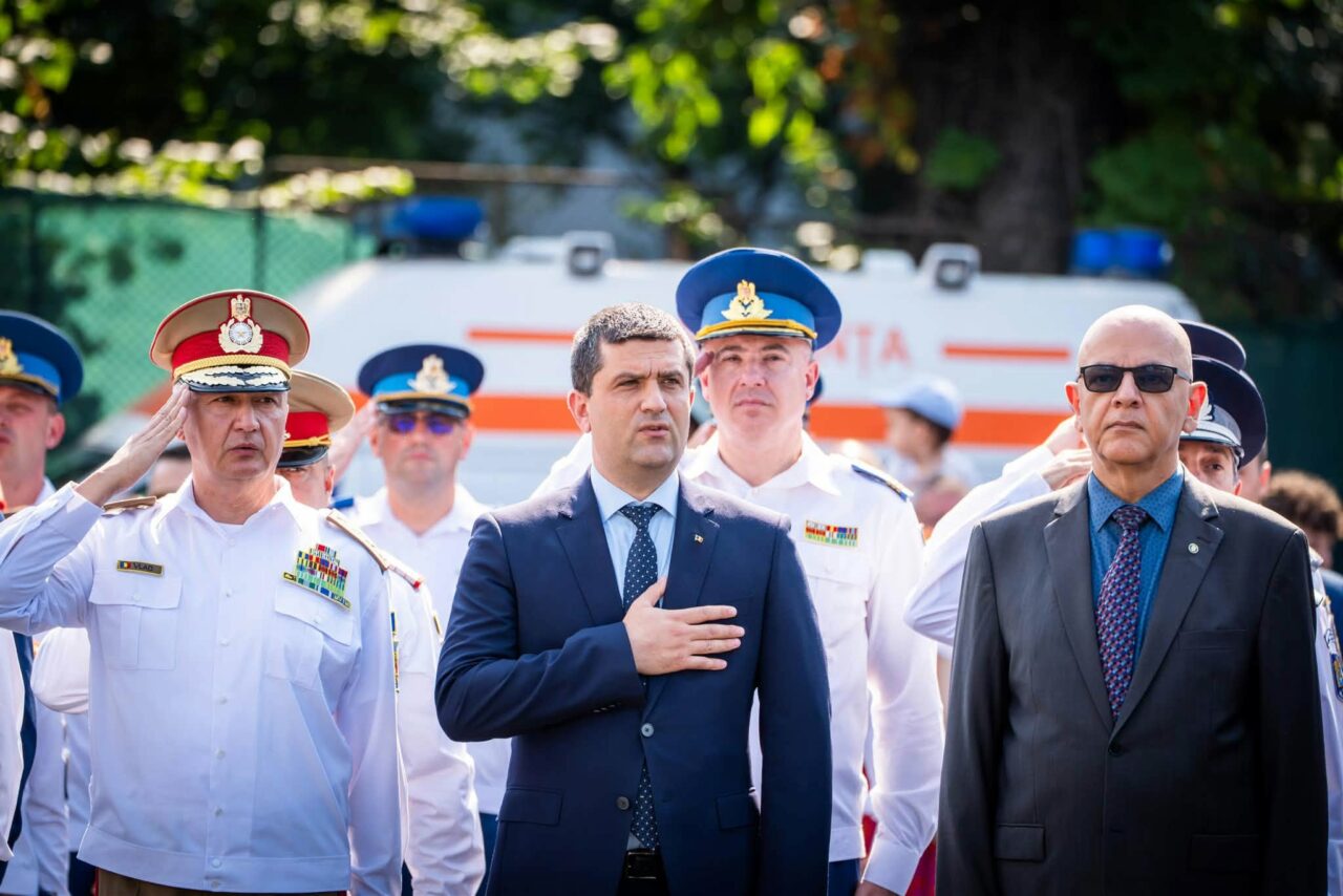 Radu Miruţă și Oana Gheorghiu la Ziua Forțelor Aeriene, în prezența unor șefi cercetați pentru corupție