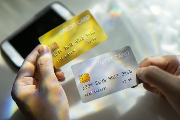 Ghid de alegere între cont online, credit de nevoi și card de credit