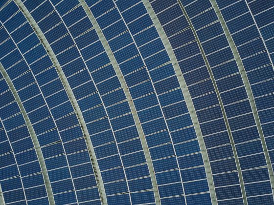China continuă construcția de parcuri eoliene și fotovoltaice în ciuda riscului de risipă