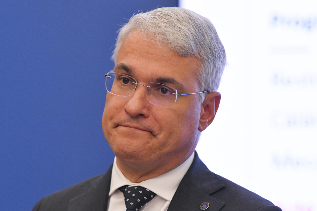 Avocatul Toni Neacșu avertizează ministrul Dragoș Pîslaru despre posibilă infracțiune