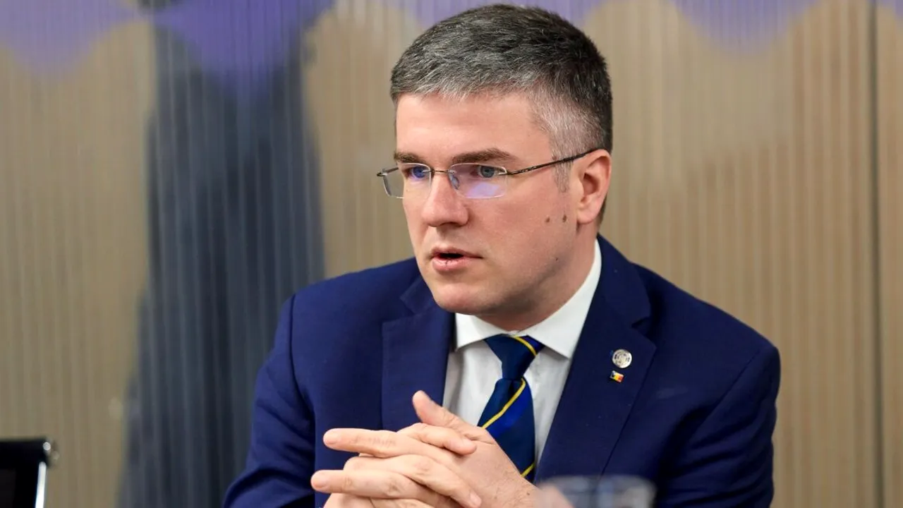 ministrul-irineu-darau-a-fost-amendat-cu-20000-de-euro-pentru-ca-a-amanat-angajari-la-minister.-ce-raspunde-daca-are-bani-s-o-plateasca