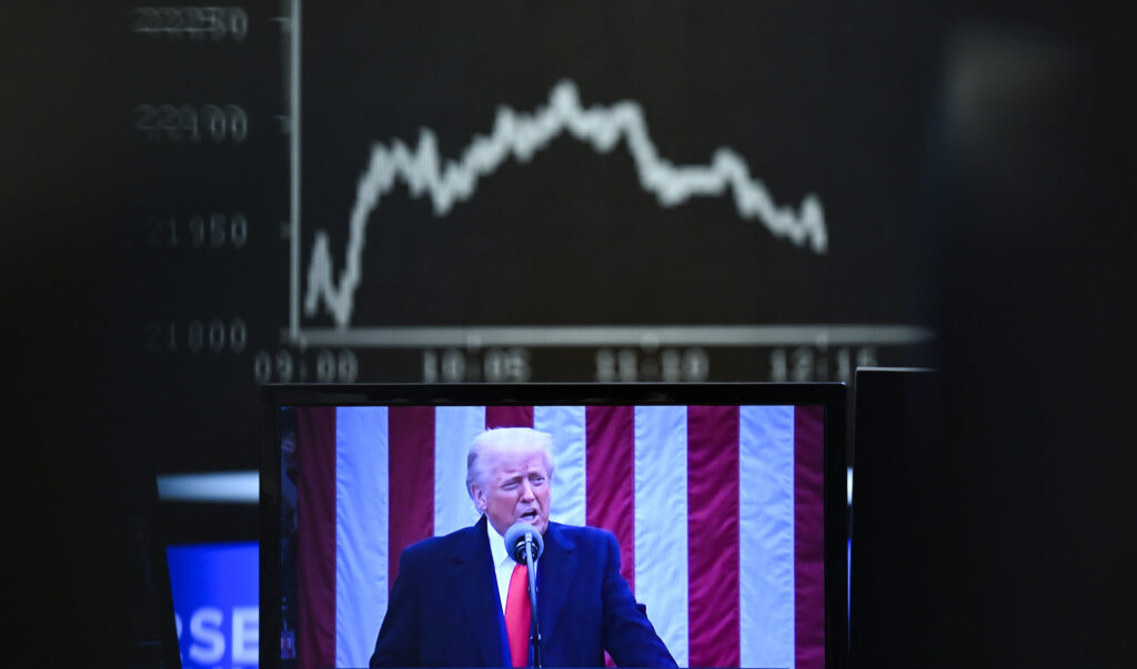 Trump introduce tarife vamale de până la 12,5% pentru 60 de parteneri, inclusiv UE